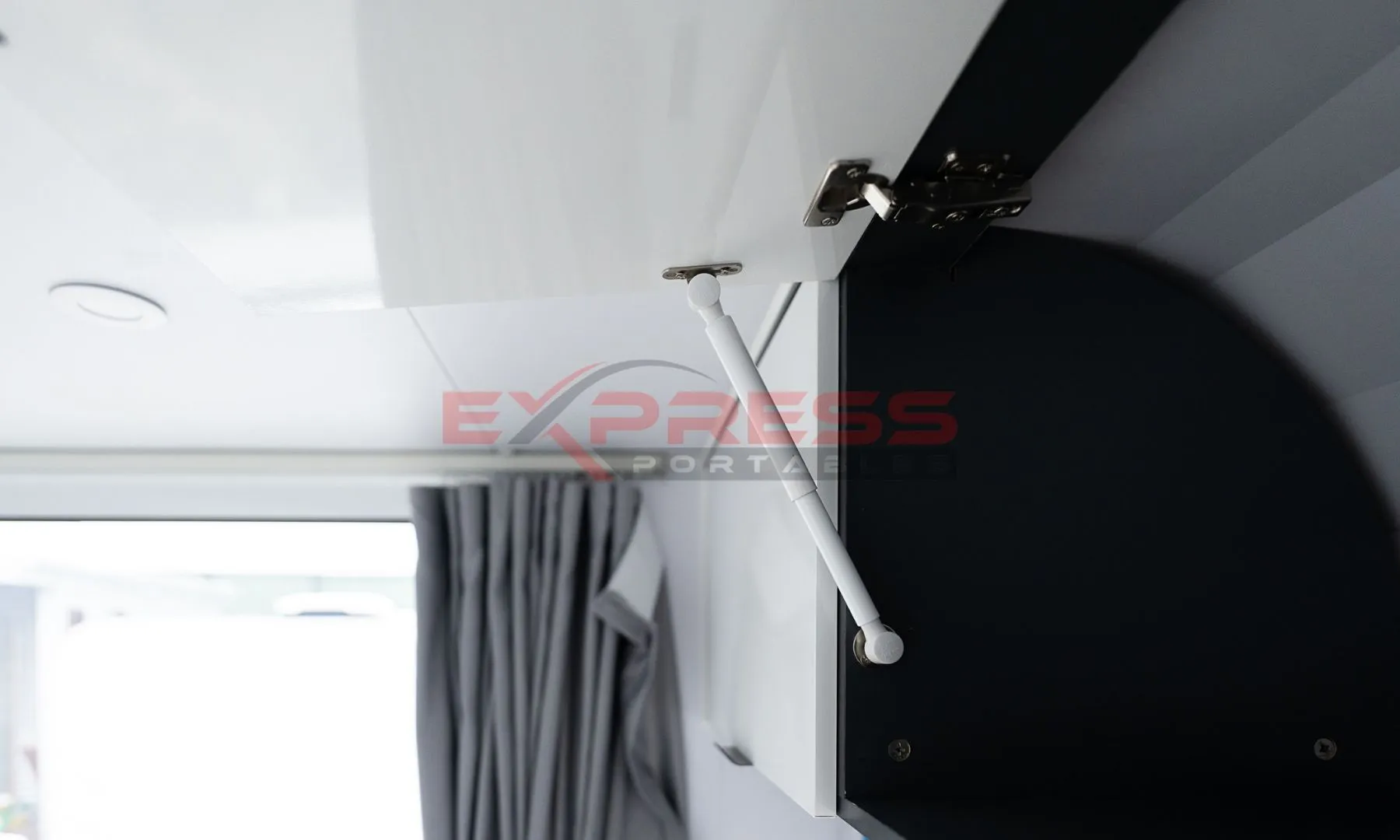 6m Spacee Lite with Cabinetry