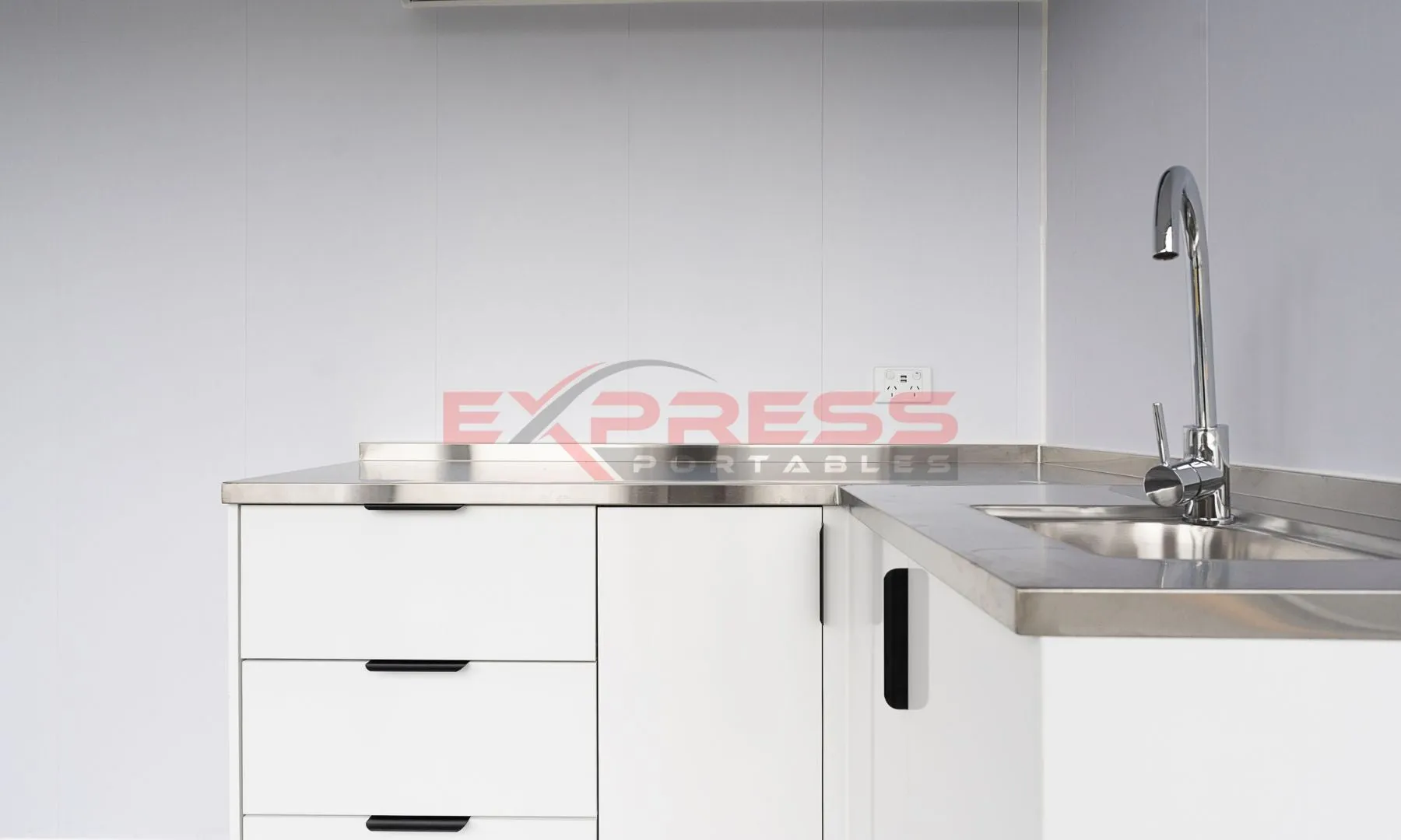 6m Spacee Lite with Kitchenette & Bathroom